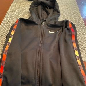Youth Nike dry-fit sweatshirt size small (5-6)